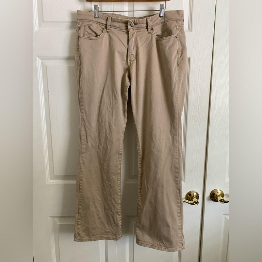 Old Navy Women’s Tan Pants